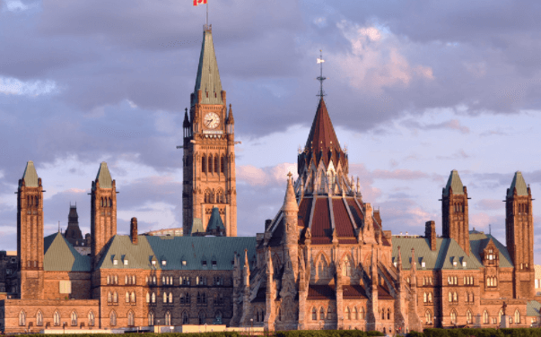 加拿大枫叶卡和护照的有什么区别？三分钟带你了解！