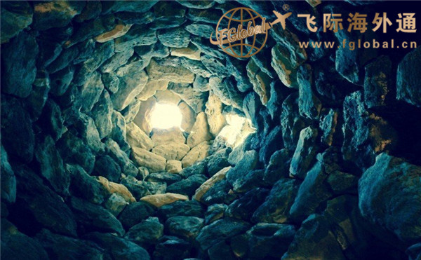 石洞出口的光