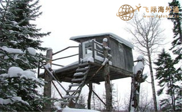 下雪后的木屋